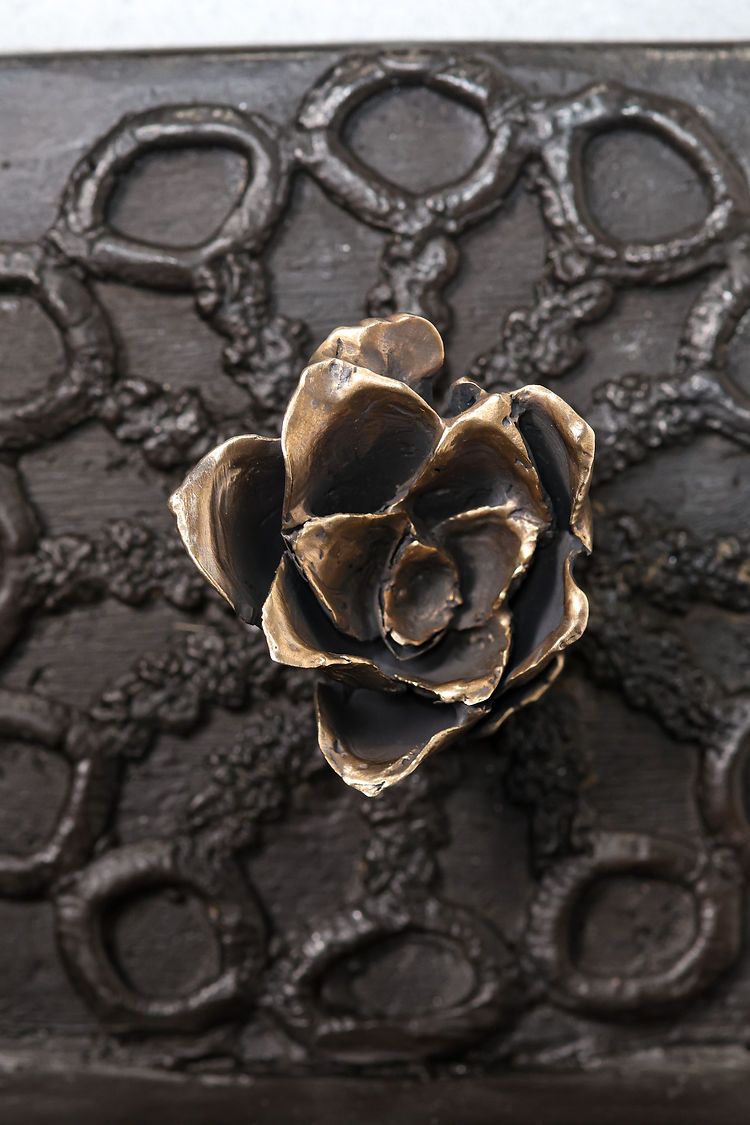 Shield Of Linen - Image 6